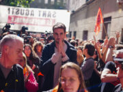 Ajornat el primer desnonament del bloc del carrer Sant Agustí de Barcelona gràcies a la pressió veïnal
