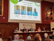Els programes universitaris per a persones grans continuen creixent